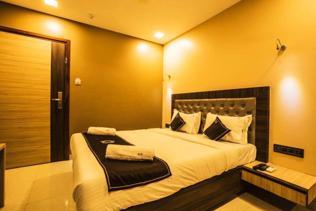 Hotel Golden Crown Mumbai Exterior photo